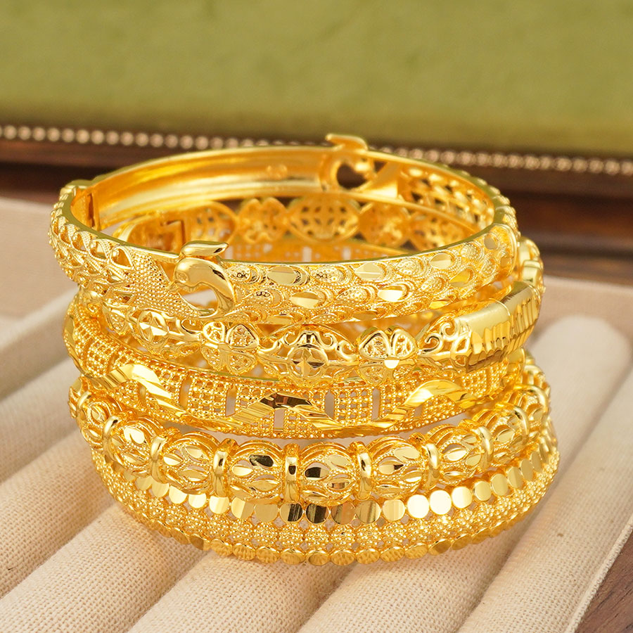Conjunto de Pulseiras Douradas - Ethnic Fashion In Dubai avaliação e preço